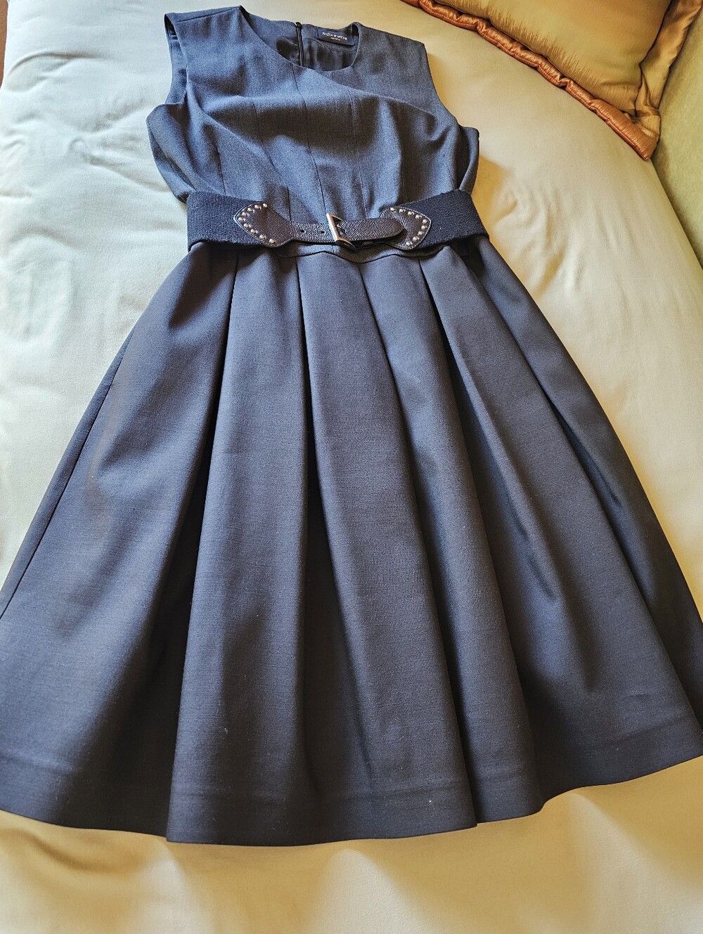 Auth Piazza Sempione Charcoal Gray Pleated A-Line Midi Dress w/Belt 6 Excellent